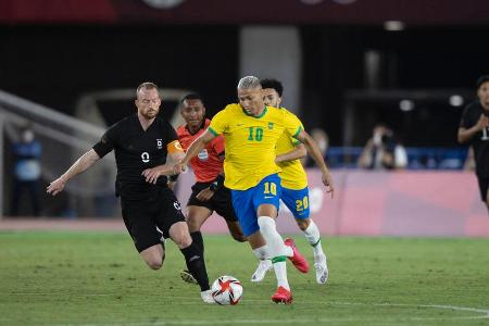 Bei seiner Rückkehr wenig auffällig bis auf die diskutable gelbe Karte, die er nach einer halben Stunde sah. Tauchte danach ...