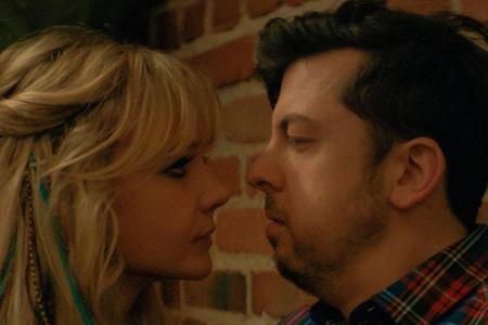 Ein fataler Irrtum, der den aufdringlichen Männern zum Verhängnis wird. 