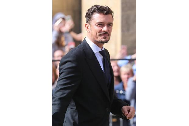 Orlando Bloom hatte im Alter von 21 die glorreiche Idee, an einem Abwasserrohr an einer Hauswand hochzuklettern. Er stürzte ...