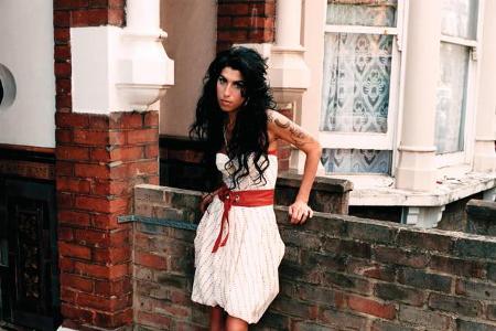 ...hörten die Menschen eine liebevolle Hommage an die Popmusik der 60er, allerdings in modernem Gewand. Dass alles wie aus e...