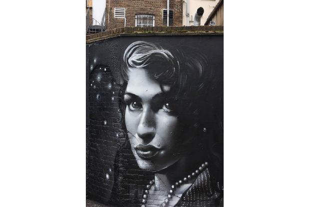 ...Weiterentwicklung. Dass wir nie hören werden, wie sich Amy nach 'Back to Black' noch entwickelt hätte, ist eine der große...