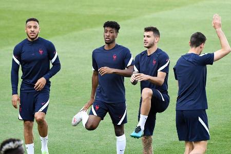 Im deutschen Kader stellte der FC Bayern mit acht Spielern den Großteil aller Akteure, bei den restlichen EM-Teilnehmern tum...