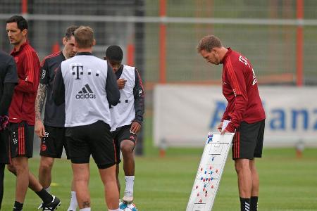 Auch die Taktiktafel kommt erstmals zum Einsatz.