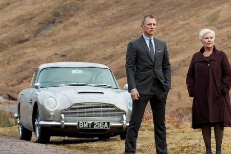 Der Aston Martin DB5 begleitet die 