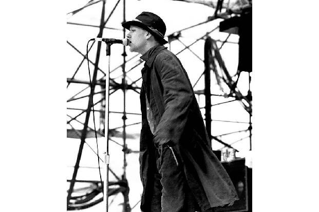 …eine weitere Tour der US-Superstars von R.E.M. möglich? Eher unwahrscheinlich. Die Band und die mit dem Touren verbundene L...