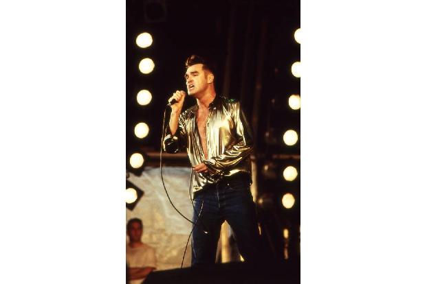 …man im Falle unserer nächsten Band nicht gerade sagen. Die Smiths um Sänger Morrissey lösten sich 1987 im Streit auf, es gi...