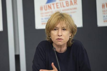 Auf Landesebene in Berlin rühren Schauspielerinnen wie Katharina Thalbach und Corinna Harfouch die Werbetrommel für die Link...