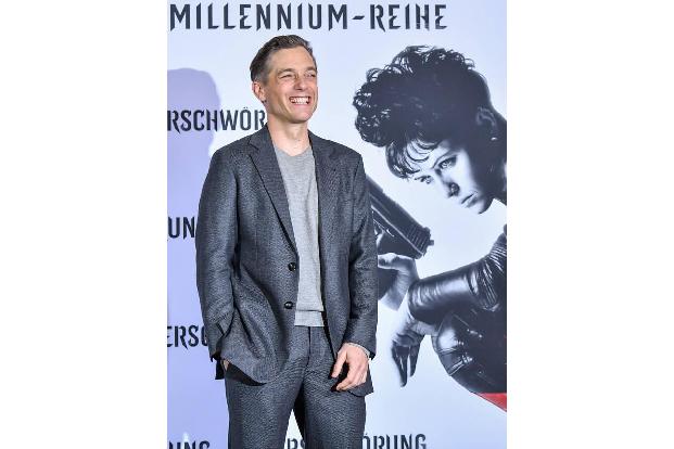 …Schauspieler Volker Bruch, bekannt aus der Serie 'Babylon Berlin', gilt als Sympathisant der Querdenker-Partei Die Basis, s...