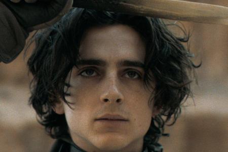 Paul Atreides (Timothée Chalamet) hat das Schicksal eine Rolle vorherbestimmt, von der er niemals geträumt hätte. Um die Zuk...