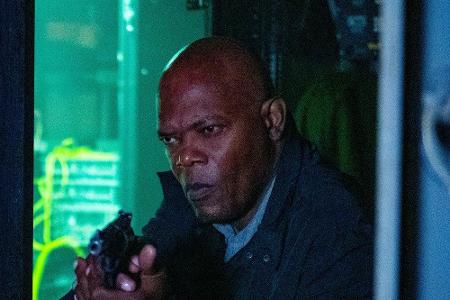 Unterstützt werden die beiden Detectives von Marcus Banks (Samuel L. Jackson), einem angesehenen Polizeiveteranen und Vater ...