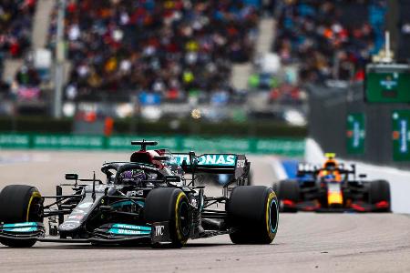Lewis Hamilton heißt der strahlende Sieger von Sochi. Im Wetter-Chaos holte der Mercedes-Pilot seinen 100. Grand-Prix-Sieg. ...