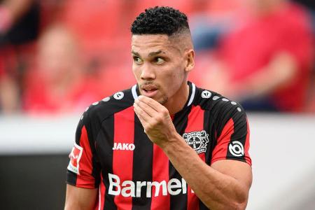 Machte anfangs aus wenigen Szenen extrem viel und spielte sehr mannschaftsdienlich. Steckte vor dem 1:0 stark für Wirtz durc...