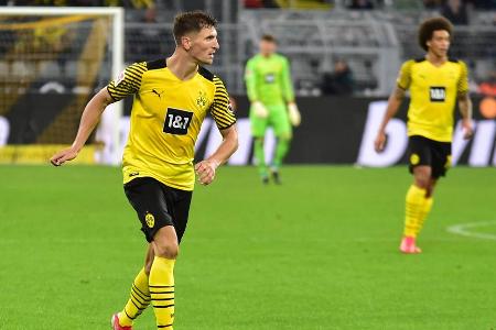 Fiel zunächst mehrfach durch leichte Fehler am Ball auf und ließ wenig Spielfluss in seinen Aktionen aufkommen. Bekam seine ...