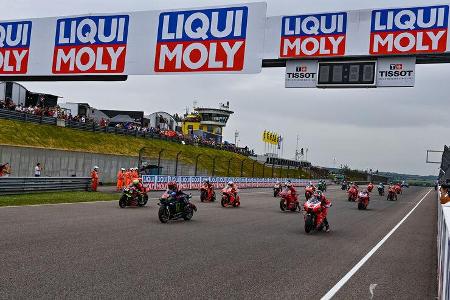 Emotion, Geschwindigkeit und Perfektion mit LIQUI MOLY: Zu gewinnen: Mit LIQUI MOLY zum Hahnenkamm-Skirennen