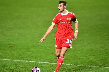 Wirkte in der letzten Linie meist aufmerksam und klärte brenzlige Situationen wiederholt sicher. Hinterließ besonders im Zus...