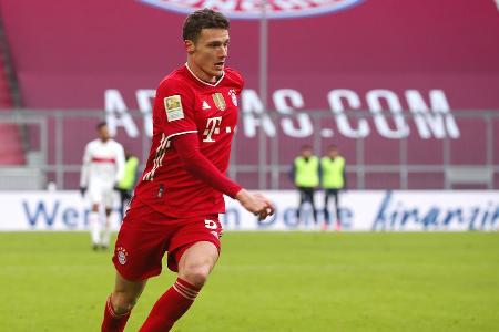 Machte auf der rechten Seite ein unscheinbares Spiel und fand nur wenig Bindung zu den Aktionen der Kollegen. Verteidigte hi...