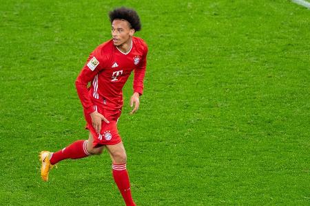 Kam lange Zeit kaum einmal mit Tempo ins letzte Drittel, da er vielfach konsequent verteidigt wurde. Wirkte davon phasenweis...