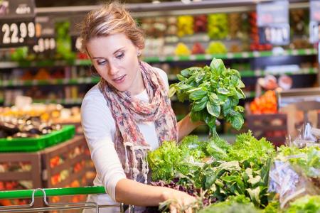 Konventionell angebaute Salate enthalten oft Pestizid-Rückstände. Das geht aus zahlreichen Studien hervor, unter anderem vom...