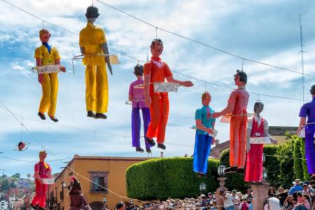 In Mexiko hat so manch unbeliebter Politiker an Ostern einen Durchhänger: Denn zu Pascua lassen die Einheimischen Figuren au...