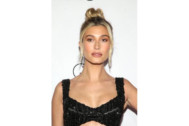 Hailey Bieber ist es heute ein wenig peinlich, dass sie einst The Biebs größter Fan war – bevor sie ihn selb