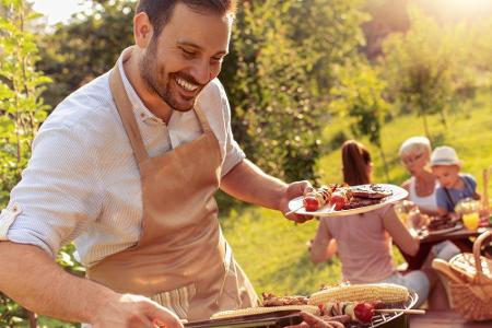 Zu einem lauen Sommerabend und einem kühlen Blonden gehört für viele eine ausgedehnte Grill-Session. Für Inspiration sorgt d...