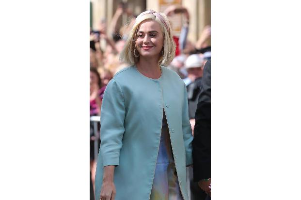 Auch Katy Perry brachte gleich mehrere Düfte unters Volk und gab ihnen knallige Namen wie Killer Queen und Royal Revolution....