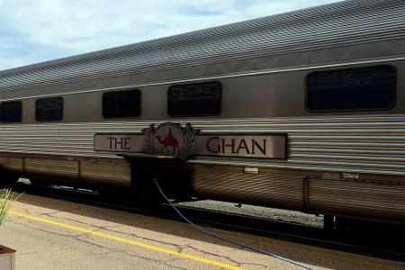 Der Fernverkehrszug The Gan legt 2.979 Kilometer von Darwin nach Adelaide zurück - also einmal durch ganz Australien von der...