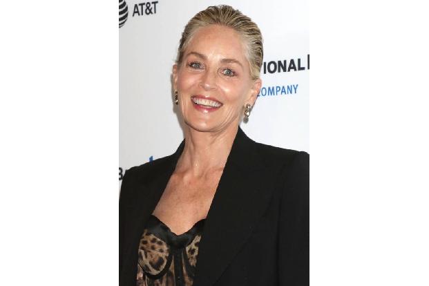 Sharon Stone verklagte die Produzenten Andrew Vajna und Mario Kassar 2001 auf 100 Millionen Dollar, die ihr durch die Lappen...