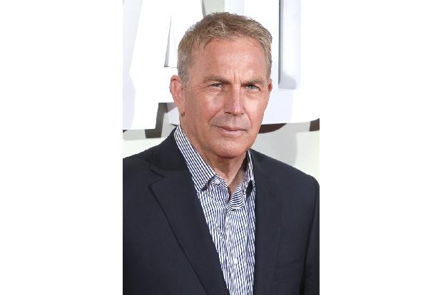 Kevin Costner verklagte 2012 die Bosse von 'Robin Hood: König der Diebe', seinem erfolgreichen Film aus dem Jahr 1991. Er wü...