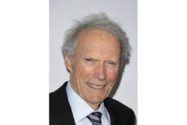 Clint Eastwood vollzog 2014 auf einer Party das Heimlich-Manöver an Steve John, der sich verschluckt hatte. Der Gerettete wa...