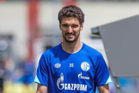 Kam vom VfB Stuttgart (Vertrag bis 2023) | Der 'Ankerspieler' (Zitat Peter Knäbel) kam ablösefrei nach Gelsenkirchen. Bringt...