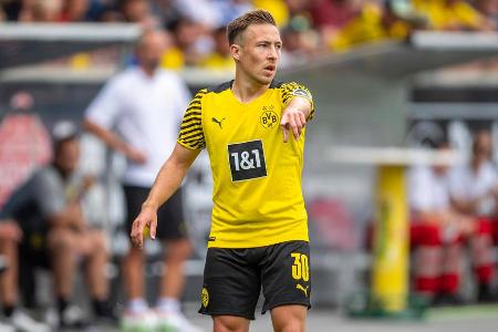 Begann fehleranfällig und leistete sich mit und gegen den Ball zu viele Patzer. Ermöglichte durch eklatante Defensivfehler z...