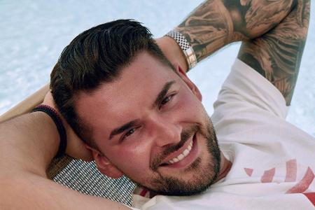 Ioannis (31, 