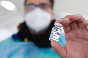 Symbolbilder Drive-in-Impfstation in Schwelm_ Nordrhein-West...