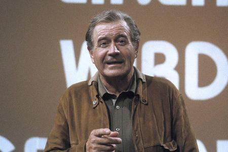 Wie viele Showmaster war Hans-Joachim Kulenkampff (1921-1998) ausgebildeter Schauspieler. Als Showmaster, unter anderem bei ...