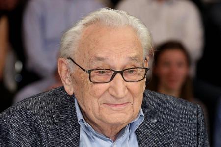 Der deutsche SPD-Politiker und Journalist Egon Bahr galt als einer der wichtigsten Berater von Willy Brandt. Der 