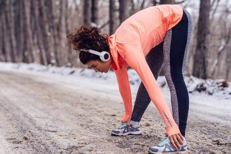Gerade Sportanfänger sollten sich beim Trainingseinstieg nicht übernehmen.