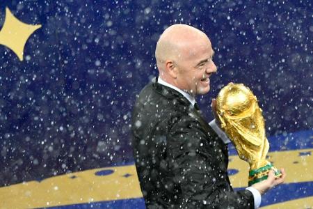 Neuer Fußball-Kalender: Europas Verbänden droht Milliarden-Verlust