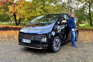 10/2021, Hyundai Staria Signature