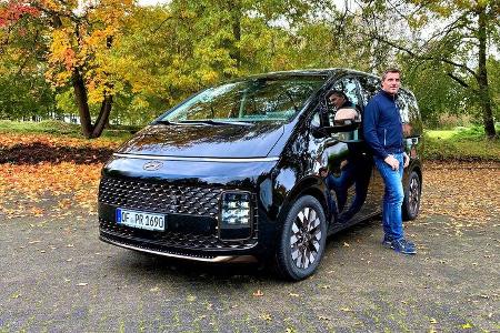 10/2021, Hyundai Staria Signature