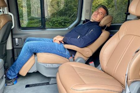 10/2021, Hyundai Staria Signature