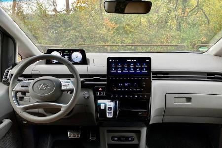 10/2021, Hyundai Staria Signature