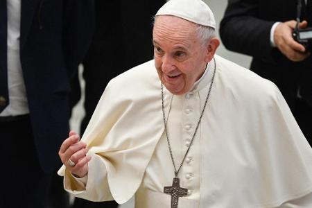 Papst dankt Messi für Trikot: 