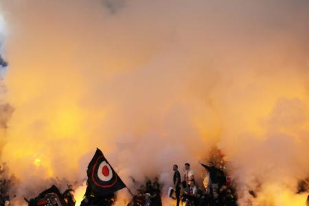 UEFA untersucht Pyro-Vorfälle bei BVB-Pleite in Amsterdam