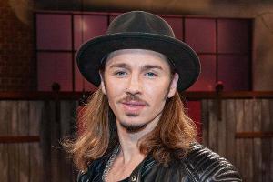 Gil Ofarim veröffentlichte Anfang Oktober ein Video, das viral ging und in dem er schwere Anschuldigungen erhob.