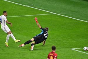 Nach umstrittenem Mbappe-Tor: UEFA regt Regeländerung an