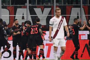 AC Mailand setzt sich an die Spitze