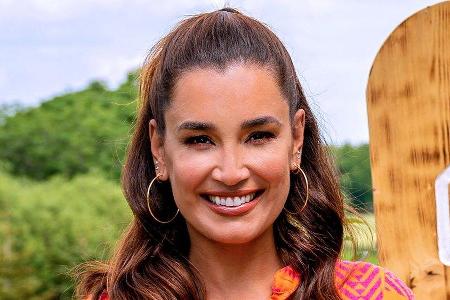 Jana Ina Zarrella moderiert die neue Datingshow 