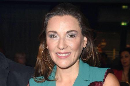 Simone Ballack bedankt sich bei einer Freundin.