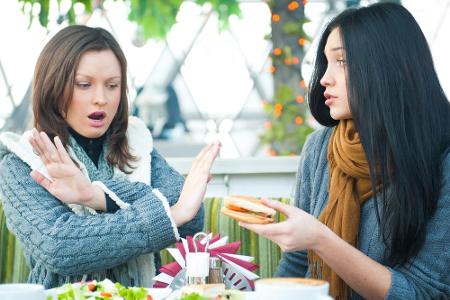 Natürlich gehört auch ein gutes Stück Selbstdisziplin zum Verzicht. Setzen Sie sich klare Regeln und legen Sie zeitliche Pau...